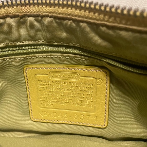 Y2k Coach Signature Demi Baguette Purse (chartreuse) - Picture 3 of 3